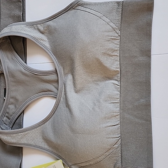 Pack Of 3 New All In Motion Sports Bras Size XXL - Picture 4 of 6